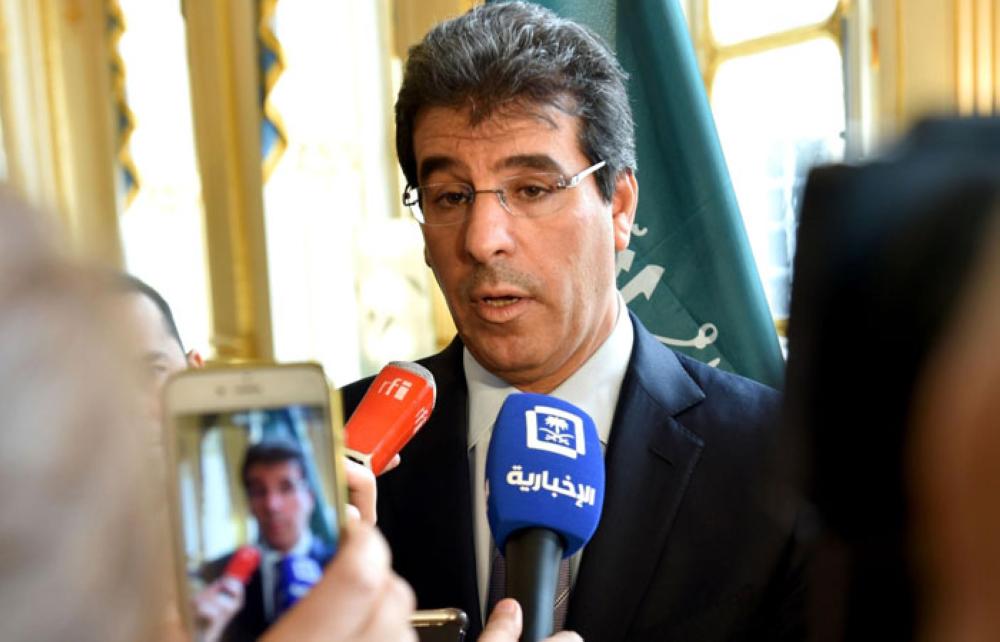 Saudi Minister of Culture and Information Awwad Al-Awwad signs an agreement with French Minister of Culture Francoise Nyssen in Paris on Monday.  — SPA 
