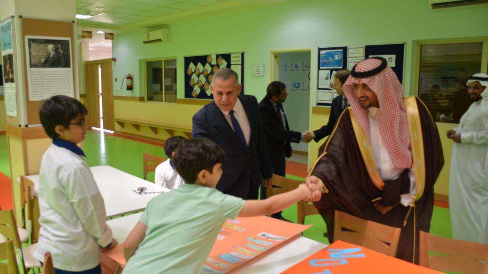 Prince Mansour Bin Saad, assistant secretary-general of King Faisal Foundation, meets with the students of King Abdulaziz International School in Madinah during his tour of the school.