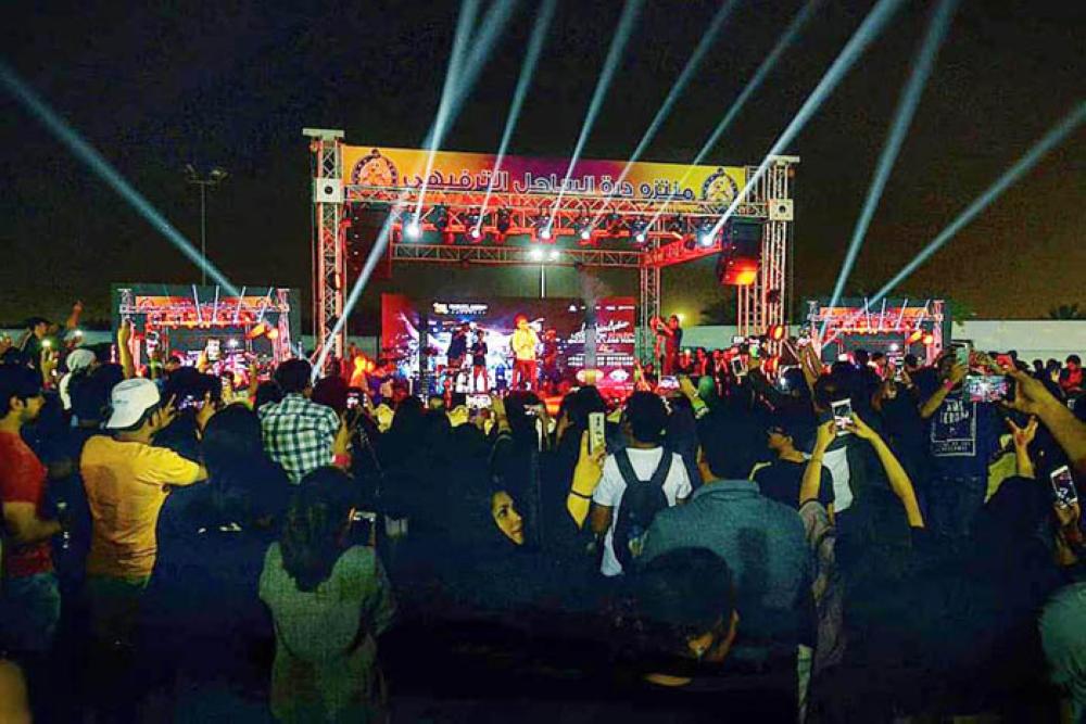 Popstar Azhar’s concert proves a draw
