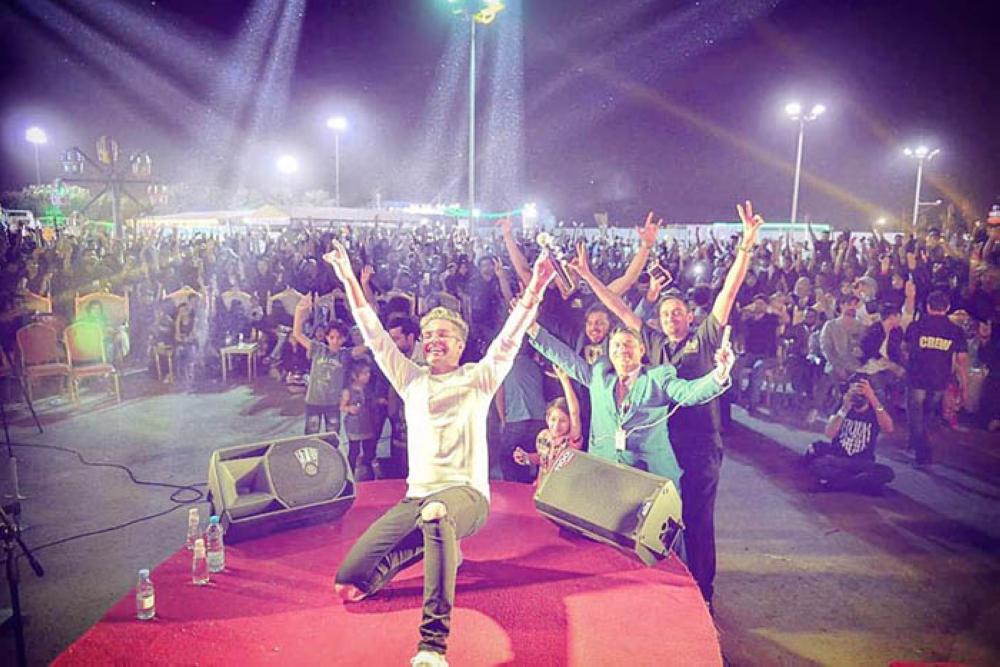 Popstar Azhar’s concert proves a draw