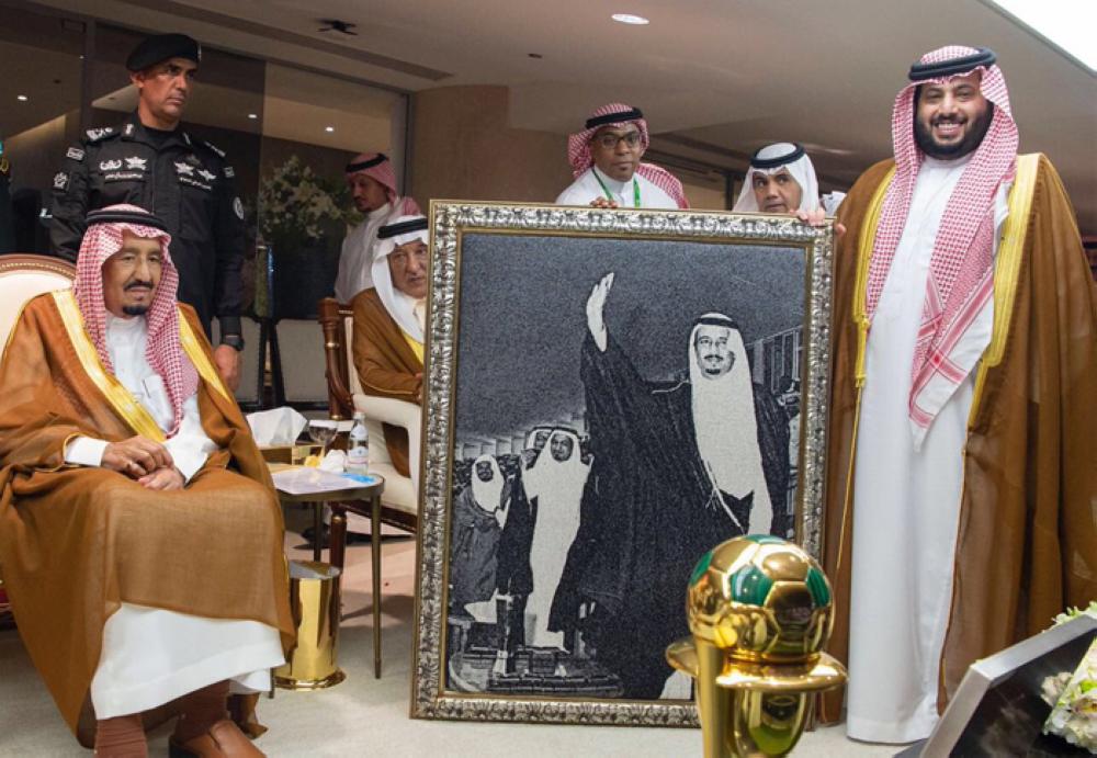 King Salman hands King's Cup to Al-Ittihad club