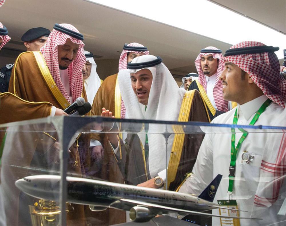 King Salman hands King's Cup to Al-Ittihad club