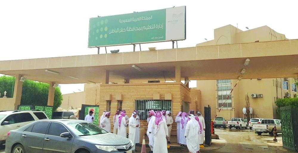 The issue of the 300 sacked employees was circulating on social media for some time and has gained many sympathy from people who are asking why they were sacked just days before Ramadan. — Okaz photo