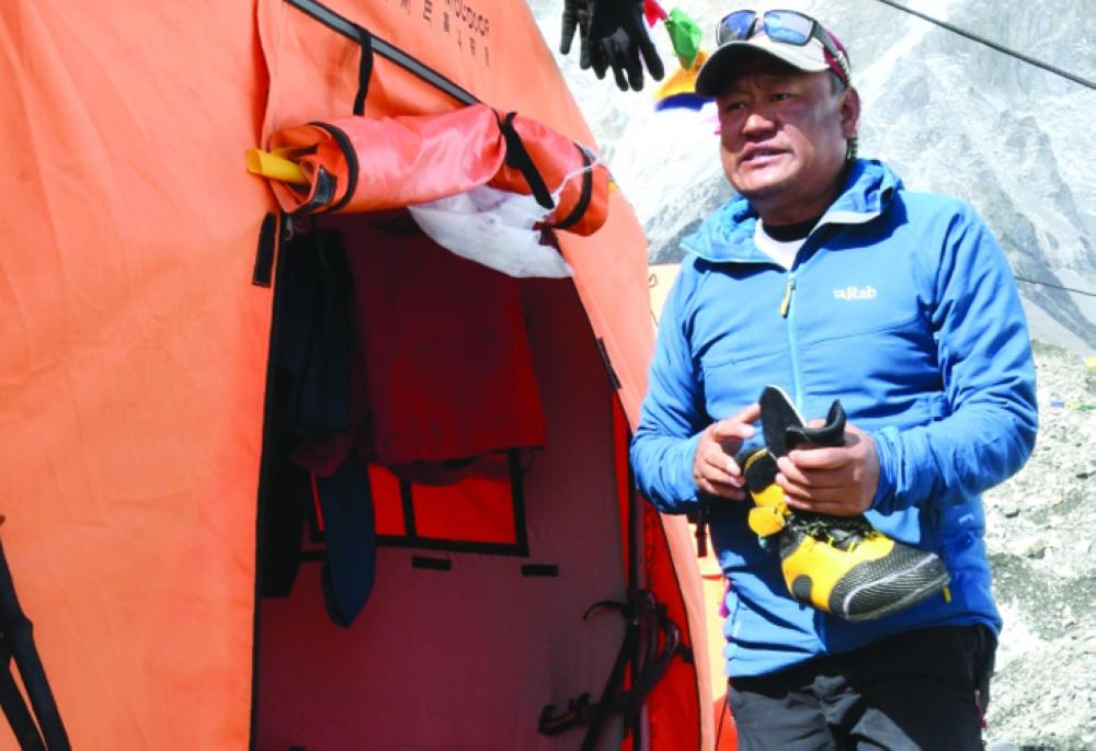 Sherpa guides shortage
takes a toll on Everest