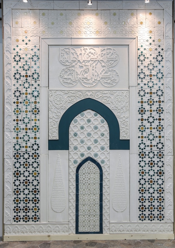 The central works in the exhibition are a full-size mihrab (prayer niche) and roshan (traditional wooden window-frame) that draw on the rich heritage of the Old Town (Al-Balad) of Jeddah. — Courtesy photos