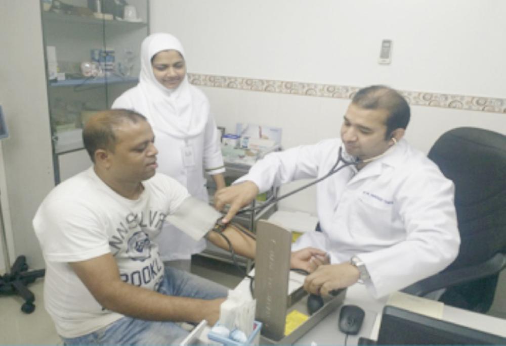 Dr. Ahmed Kabeer, Dr. Jemshith Ahmed, Dr. Ahmed Alungal and Dr. Akhil Rahman interacting with the attendees at a special awareness session on Nipah Virus organized at Abeer Medical Center, Sharafiyah, Jeddah.