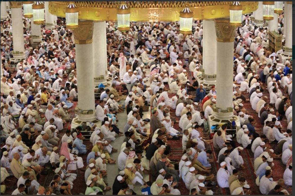 Friday prayers in the Prophet's Mosque. — SPA