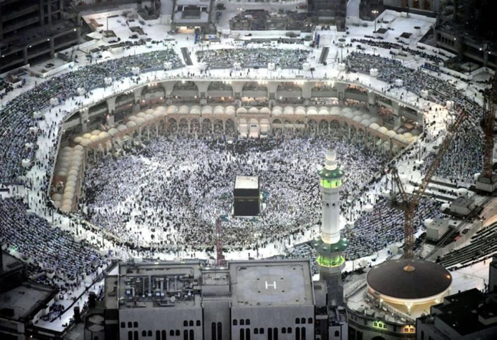 Over 2 million faithful throng Holy Mosques on 27th night of Ramadan