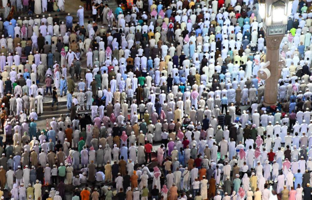 Over 2 million faithful throng Holy Mosques on 27th night of Ramadan