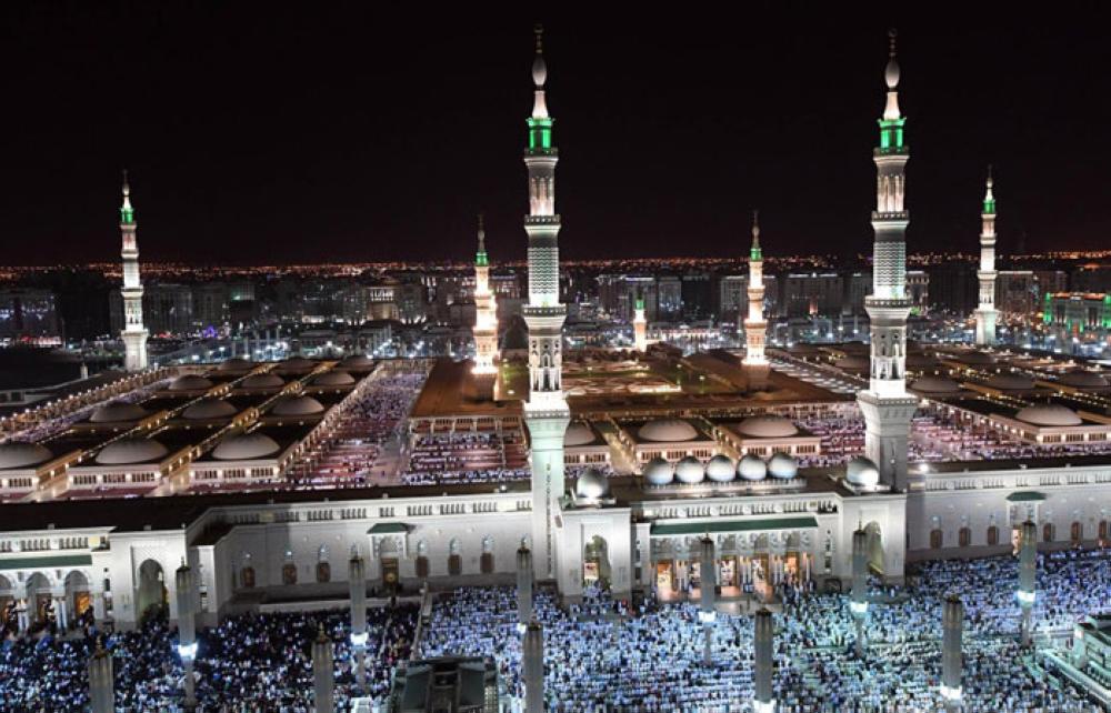Over 2 million faithful throng Holy Mosques on 27th night of Ramadan