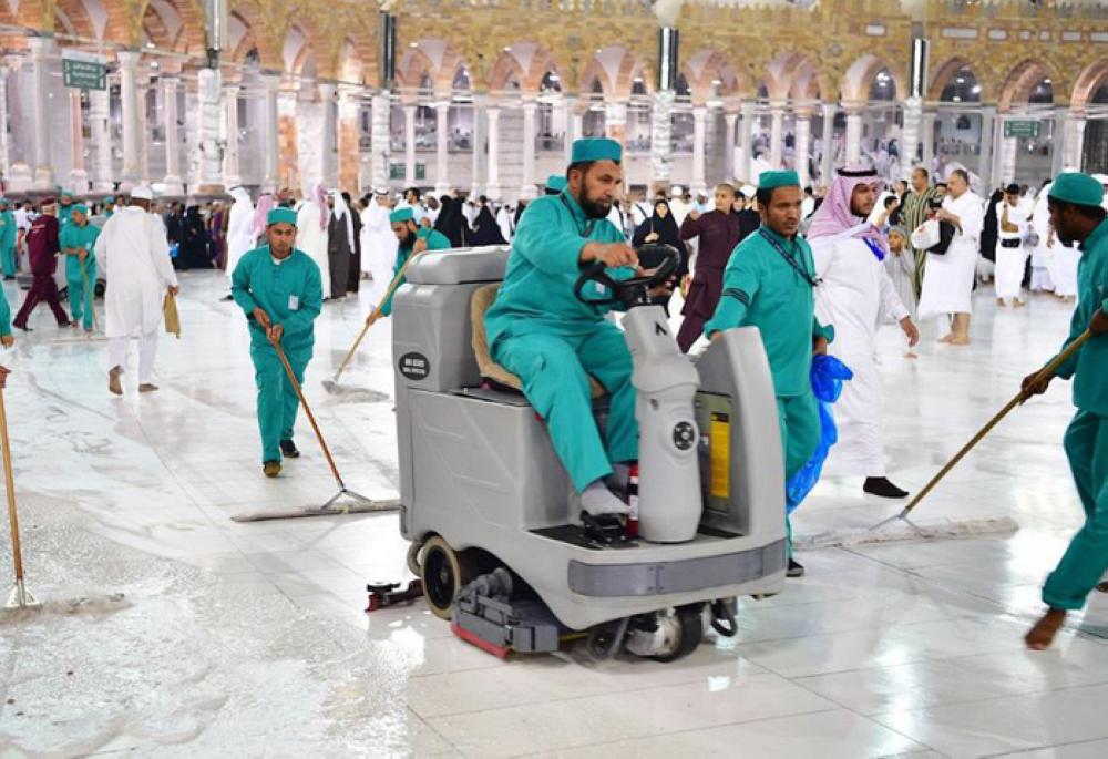 CCSA sets record time in cleaning Mataf at the Grand Mosque on 27th night