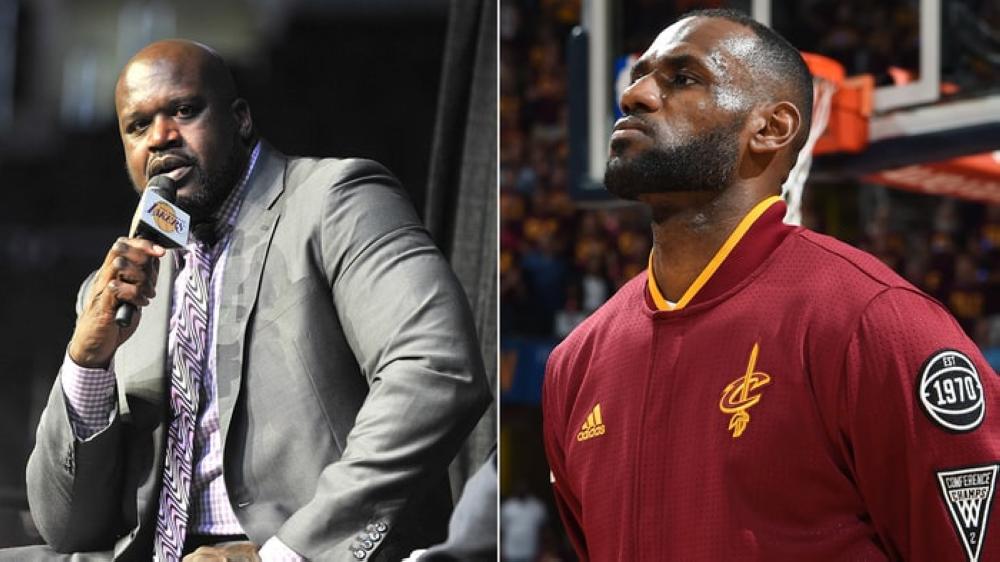 Shaquille O’Neal (L) and LeBron James