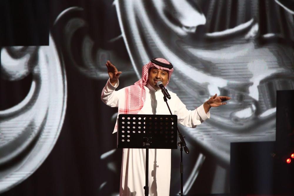 Singer Rashid Al-Majed wows
Jeddah with solo performance
