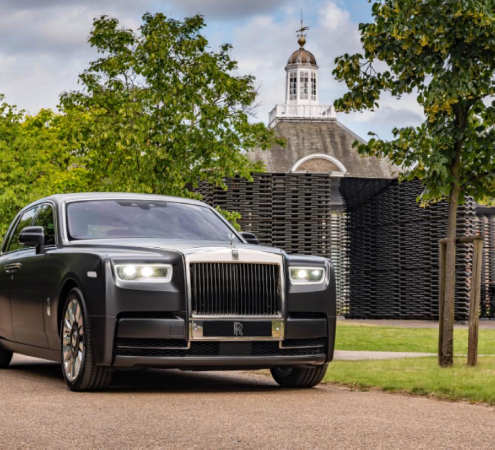 The house of Rolls-Royce enters partnership with  serpentine galleries