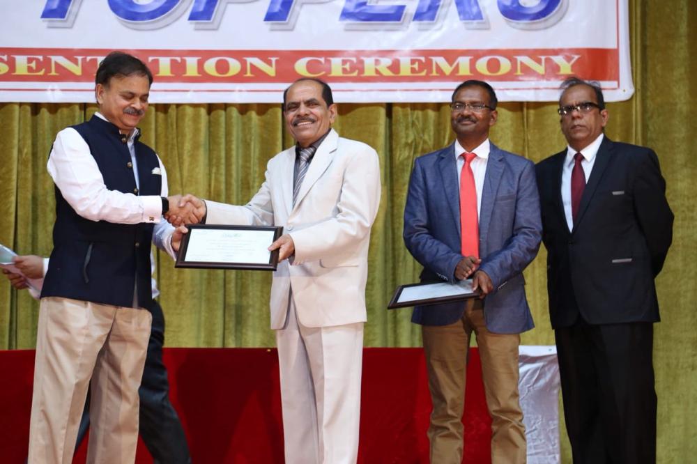 IIS Jubail awards Class X and XII toppers