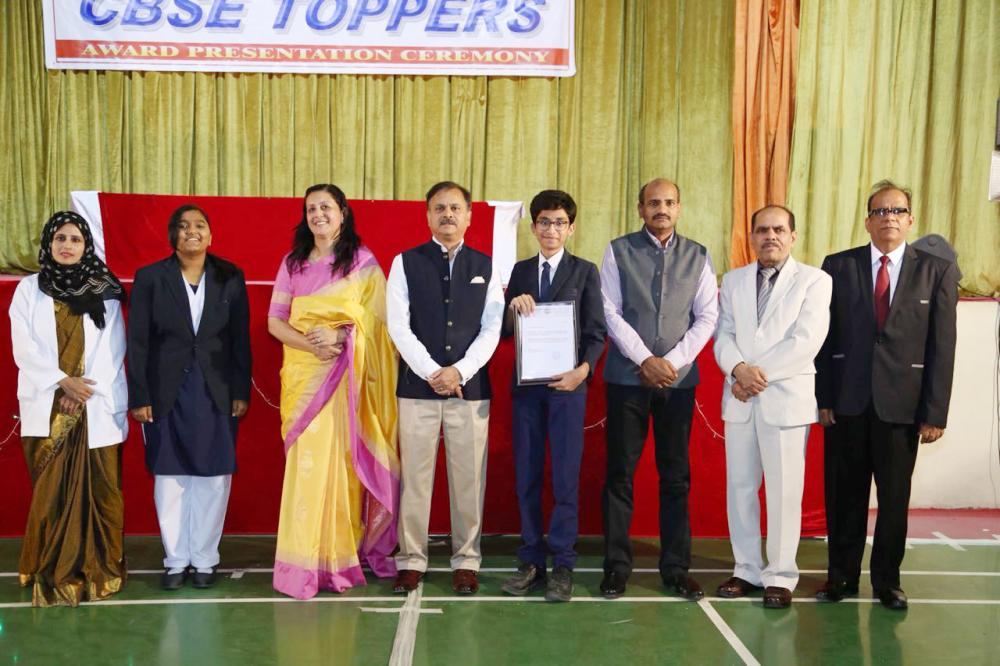 IIS Jubail awards Class X and XII toppers