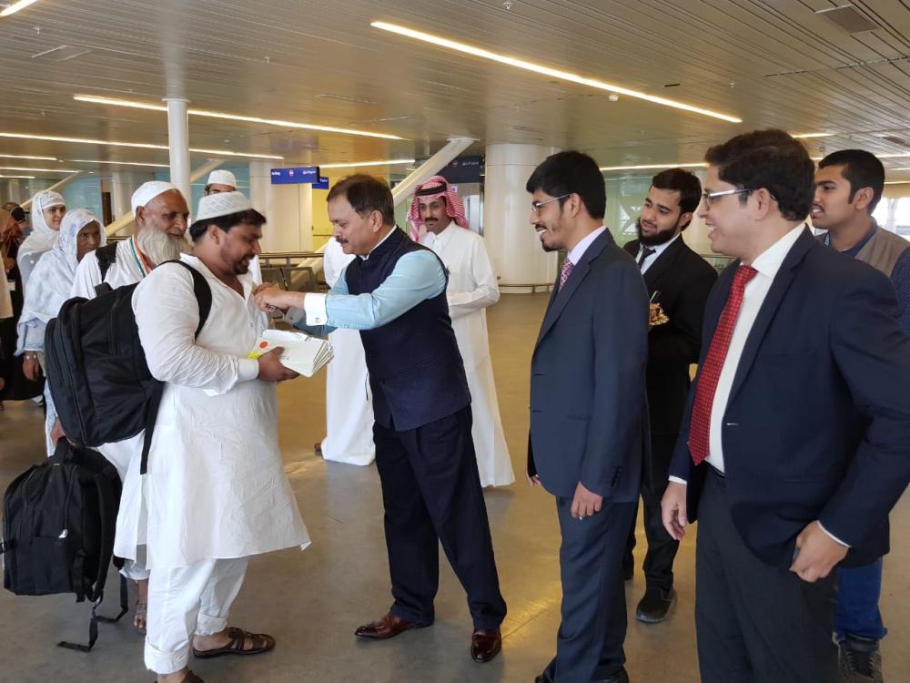 Indian Ambasador Ahmad Javed, Consul General Md. Noor Rahman Sheikh, Deputy Consul General and Consul (Haj) Mohd Shahid Alam receiving the pilgrims in Madinah. — Courtesy photo