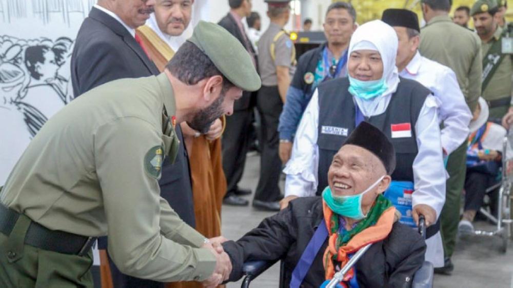 Indonesian pilgrims who arrived in Madinah under the Makkah Road initiative move directly to buses waiting outside Prince Muhammad Bin Abdulaziz International Airport.