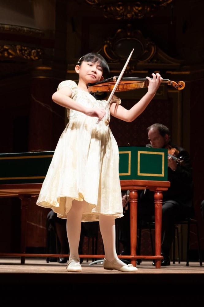 Singaporean violin prodigy to perform at Dar Al-Hekma