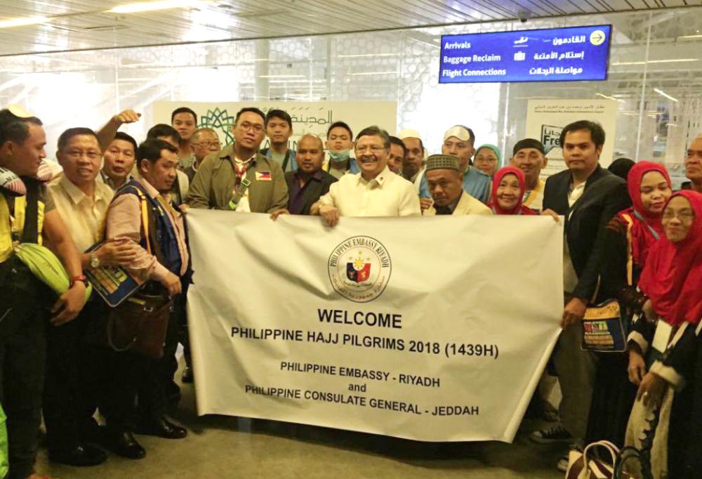 Ambassador Alonto welcomes the first batch of Filipino Pilgrims to this year’s Haj as they arrive at the Muhammad Bin Abdulaziz International Airport in Madinah. — Courtesy photos
