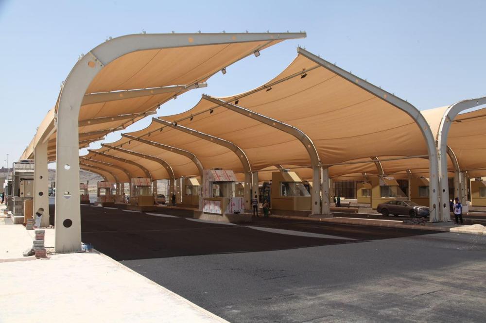 The pilgrim reception center at Al-Nuwariyyah along the Haramain Expressway can receive 300 pilgrim coaches an hour.