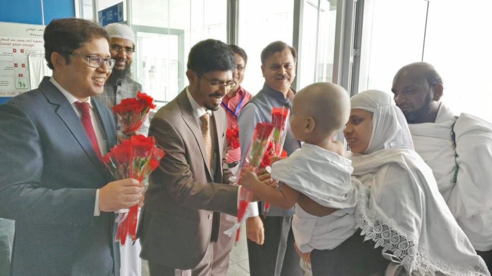 Indian pilgrims greeted at Haj terminal