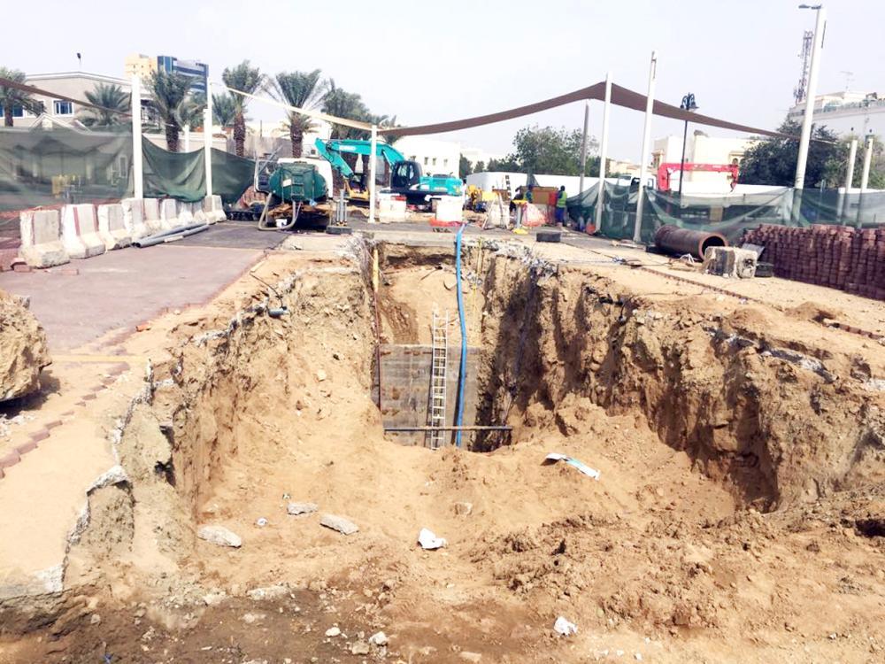 Craters in Jeddah roads cause deadly accidents, residents complain