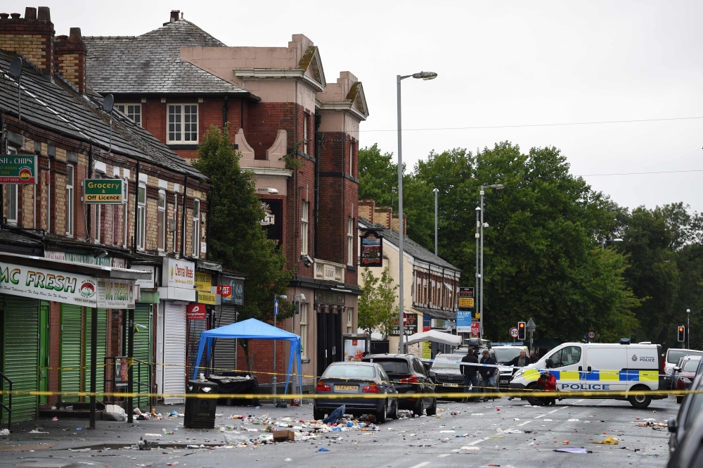 Ten hurt in Manchester 'shooting'