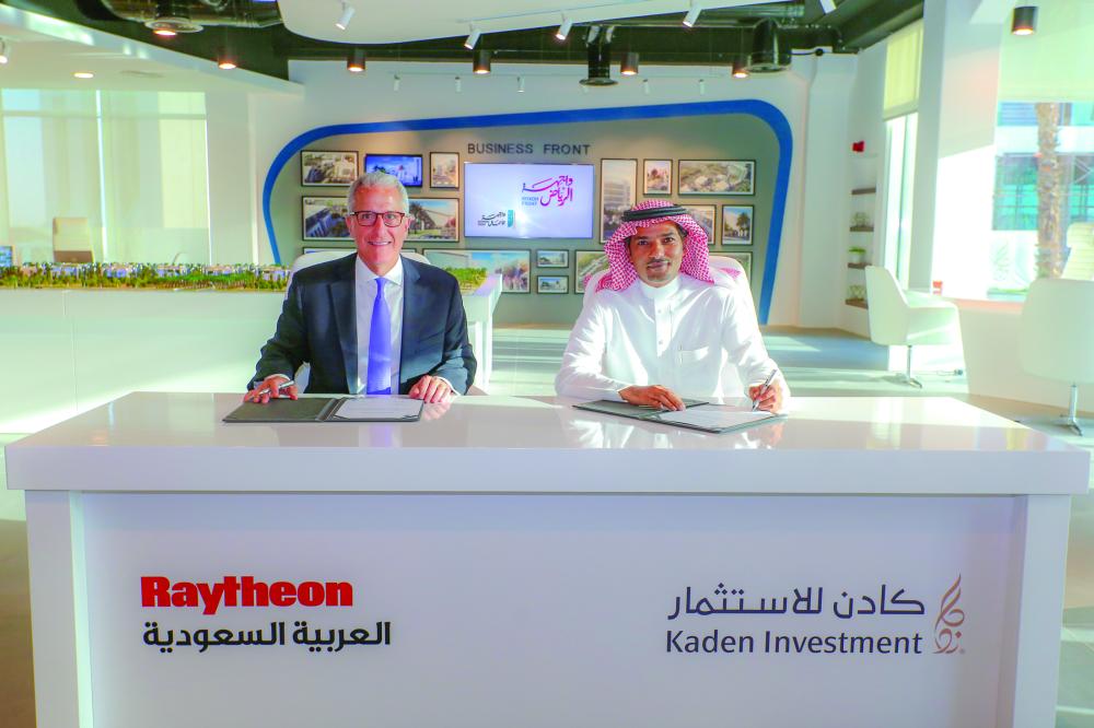 Kurt Amend, Chief Executive, Raytheon Saudi Arabia and Eng. Abdulla Bin Fahad Al-Fasam, Chief Executive Officer of Kaden Investments, sign the lease agreement