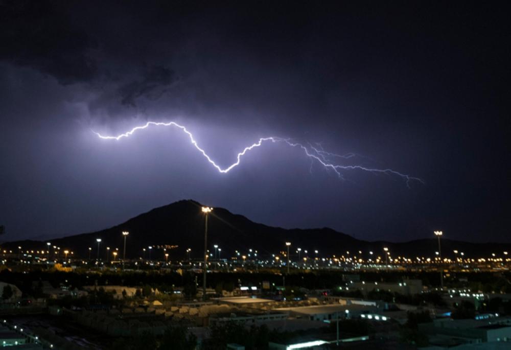 Rain, sandstorm likely to continue in Arafat Monday