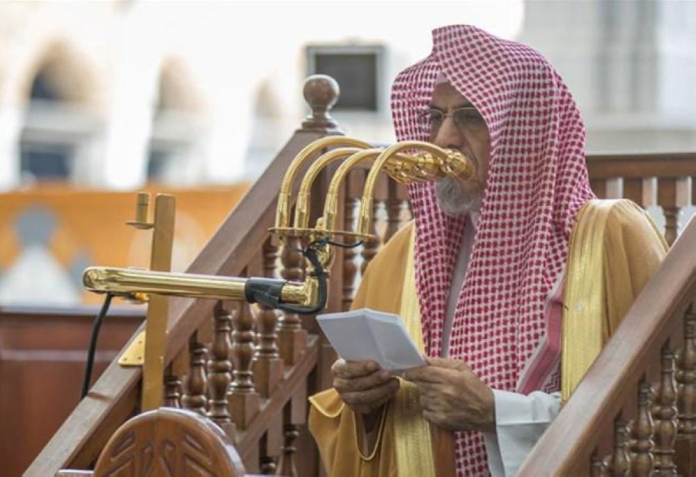 Sheikh Saleh Bin Humaid delivering the Friday sermon at the Grand Mosque in Makkah. — SPA
