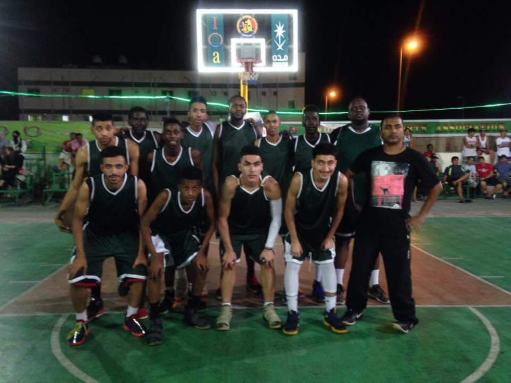 Kuwait Airways basketball team with Western Region District Sales Manager Muneer Ahmed (3rd R second row), and guests Mohamed Bayoumi, Vice Consul Lemuel C. Lopez and Venancio Legaspi at the tournament opening. 