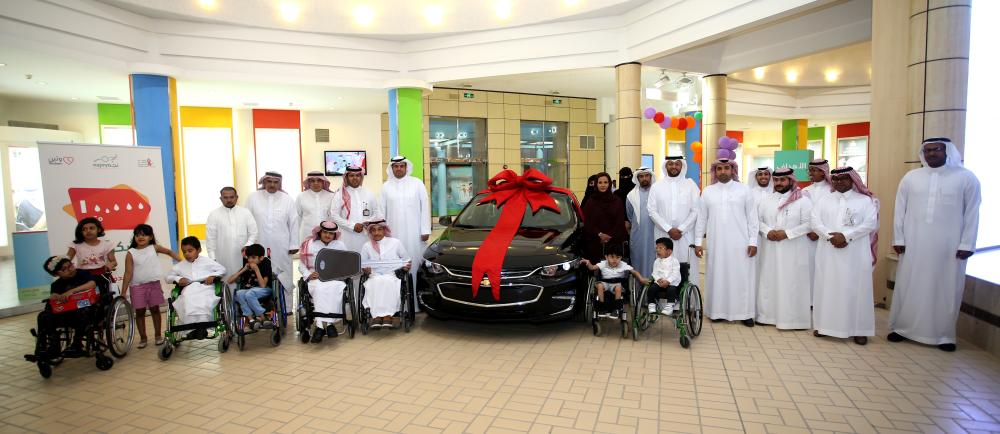 Najm presents car to DCA