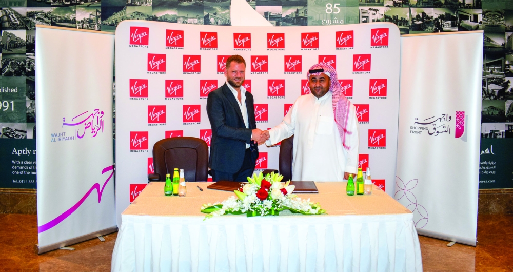 


Mohammed Ramadan, CEO of Virgin Megastore in Saudi Arabia and Lebanon, and Abdulrahman bin Issa Al-Juaiyed, CEO of Riyadh Front Project at the signing