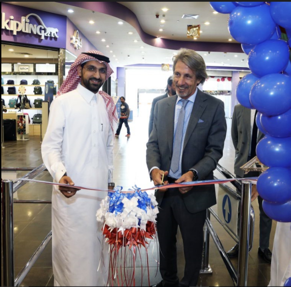 



Waleed BinDawood with French embassy’ regional agricultural counselor Wilfrid Fousse 