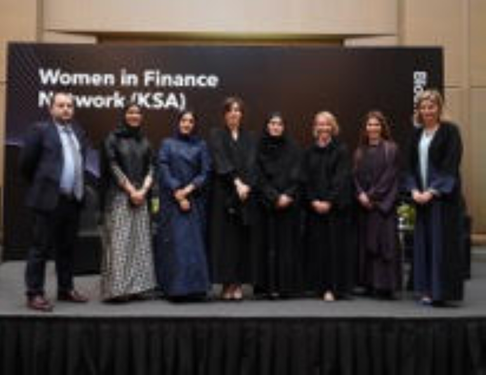 Leading female financial 
services experts convene