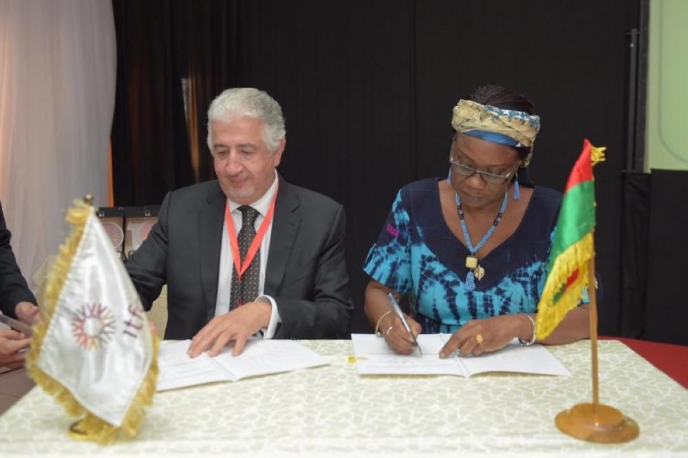 Eng. Hani Salem Sonbol, ITFC Chief Executive Officer, signs the funding agreement with the minister of Burkina Fazo
