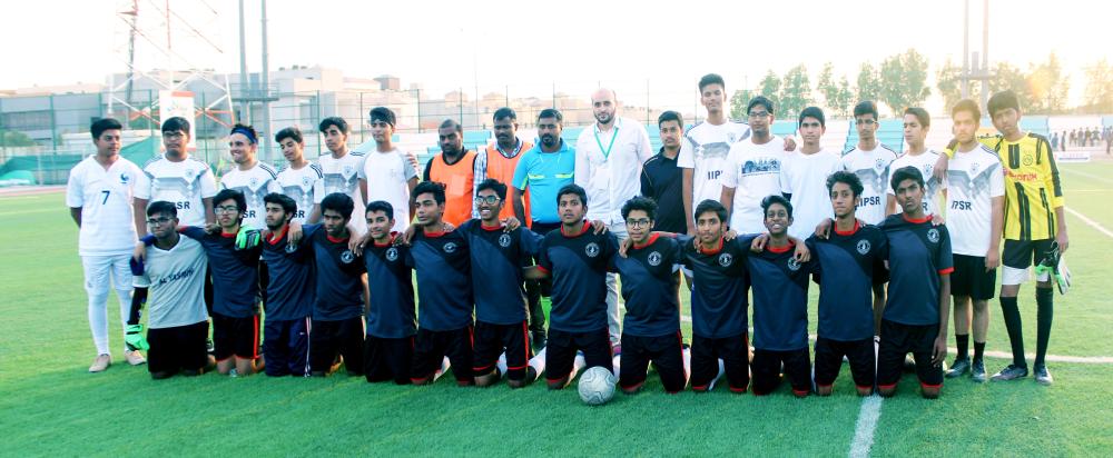 


International Indian School Riyadh and Al-Aliya International School Riyadh teams with guests and officials