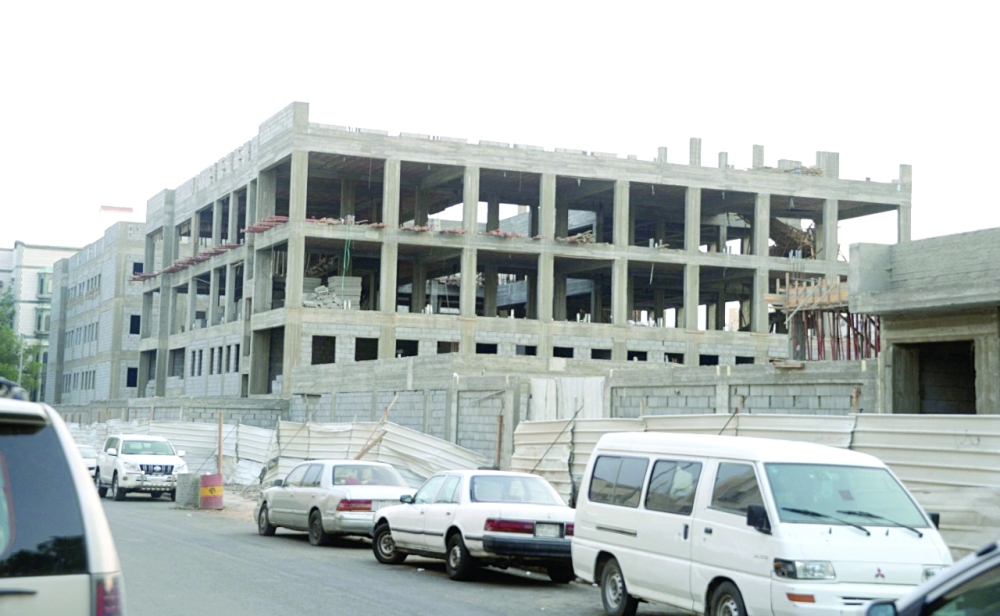 


A stalled school complex project in Al-Rusaifah district of Makkah. The construction of 510 school projects worth a total of SR3 billion has been stalled due to disputes between the Ministry of Education and the contractors. — Courtesy Al-Madina