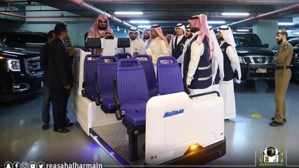 Head of the Presidency for the Affairs of the Two Holy Mosques Sheikh Abdulrahman Al-Sudais inaugurates the electric cars project in Makkah.