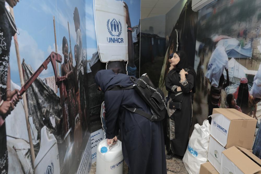 


The experiential zone at the UNHCR pavilion at the Janadriyah Festival has been designed for visitors to understand and empathize with the plight of displaced persons through a 360°photo and video experience.