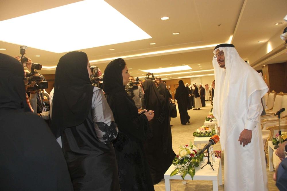 Newly-appointed Minister of Education Dr. Hamad Al-Sheikh interacts with ministry officials on his first day after assuming office at the ministry headquarters in Riyadh on Wednesday. — Okaz photo