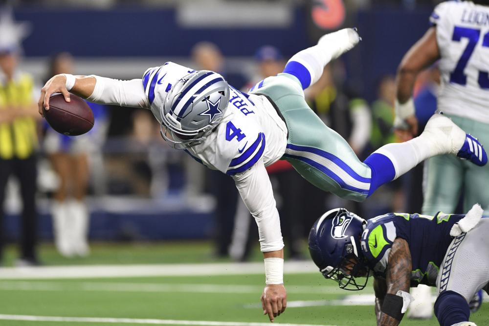 Dallas Cowboys: Allen Hurns leaves game with gruesome ankle injury