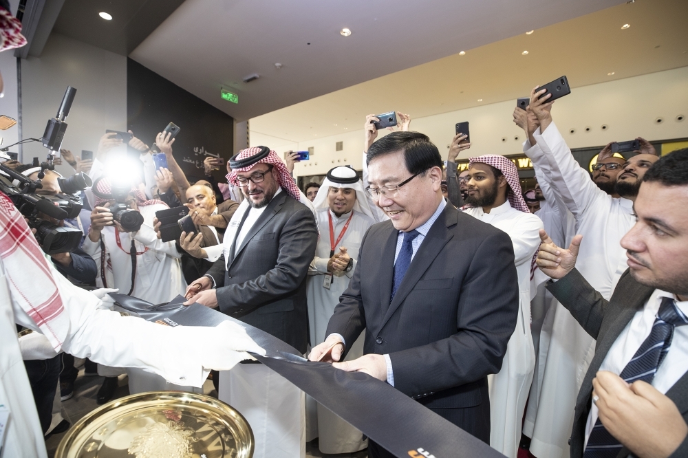 Deputy Governor of investments for the Saudi Arabian General Investment Authority Sultan Mufti, Li Huaxin, Chinese Ambassador to Saudi Arabia; and C-level executives from Huawei, among others attend the ;aunch of the Huawei store in Riyadh