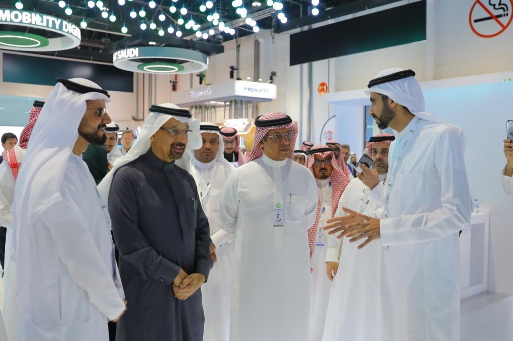 


Khalid Al-Falih, Minister of Energy, Industry and Mineral Resources of Saudi Arabia and Mohammed Al Tuwaijri, Minister of Economy and Planning of Saudi Arabia on a tour of the ACWA Power and Saudi pavilion