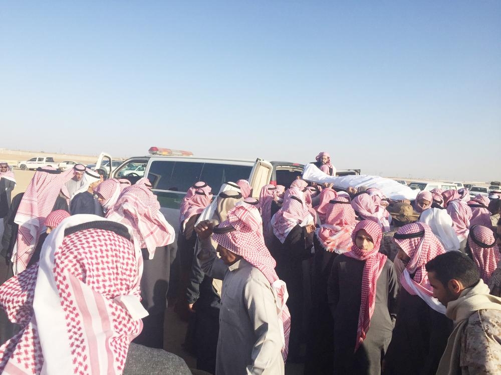 


Large crowds of mourners attended the burial of the Saudi man and his four sons who drowned in a flooded Tabuk valley.