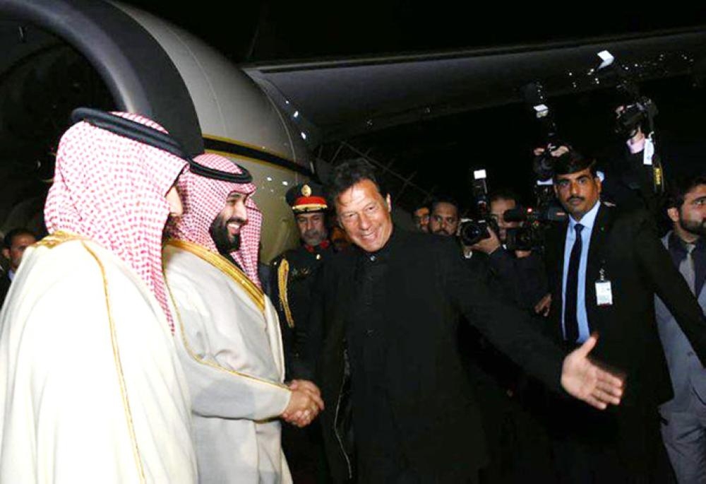 Crown Prince Mohammad Bin Salman being welcomed at Noor Khan Air Base in Rawalpindi by Prime Minister Imran Khan. Cabinet members and Army Chief Gen. Qamar Javed Bajwa and others were also present at the air base to receive the Crown Prince. — Courtesy: PID