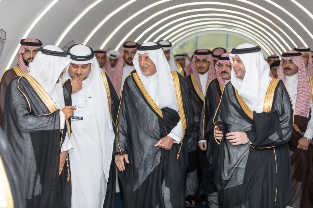


Prince Khaled honors key linchpins of the Jeddah Chamber during the anniversary celebrations.