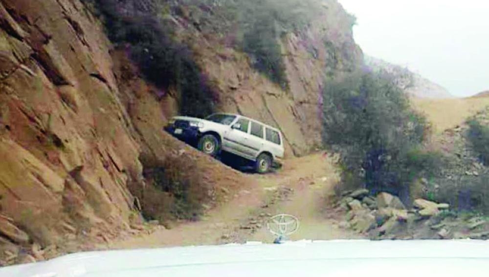 


The car abandoned by the killer at the foot of the Munjid Mountain in Beesh, Jazan.