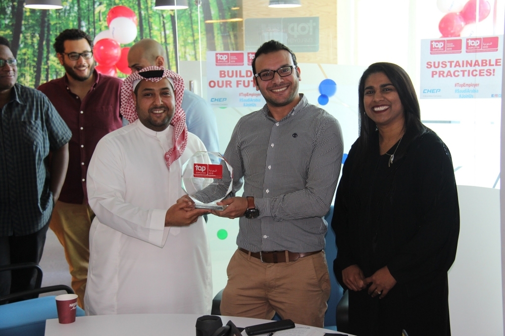 Top Employer award handed to the CHEP KSA team.